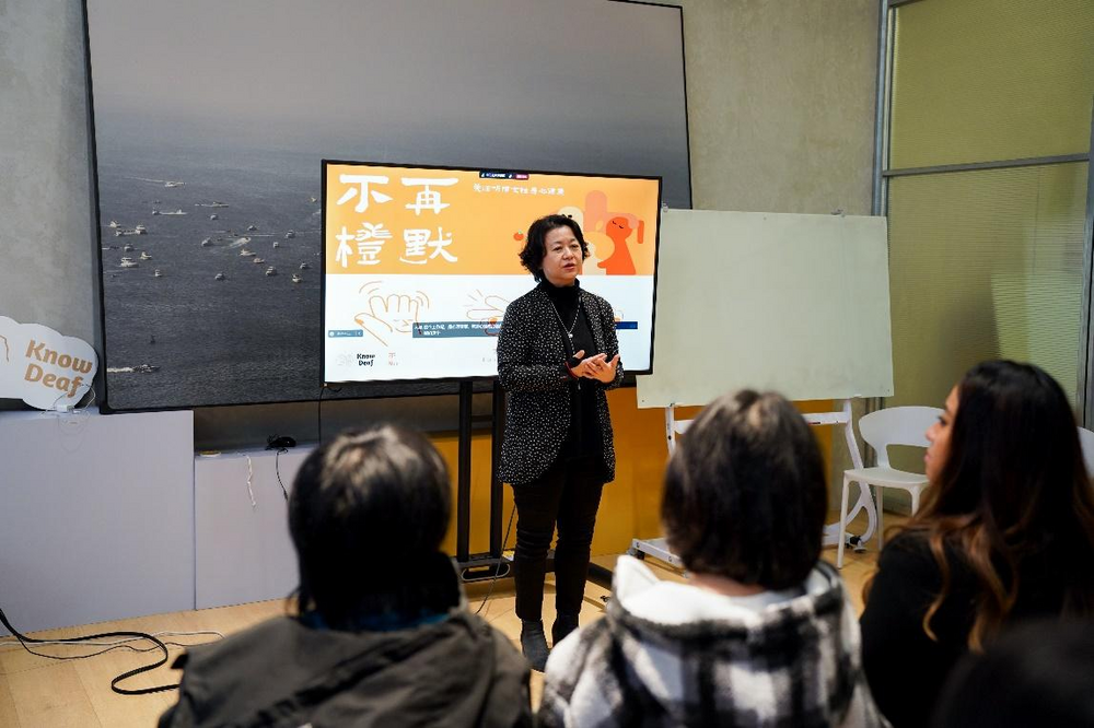 Wen Hua speaks during the app launch. ©UNFPA China