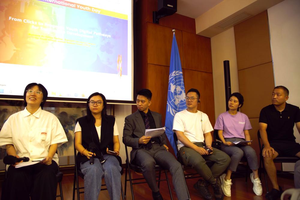 Young people share their digital practices. ©UNFPA China/Xie Jiayi