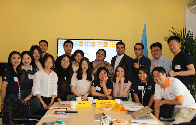 Chinese young leaders with the UN Youth Envoy during a luncheon at UNFPA China Office on 1 August 2018.