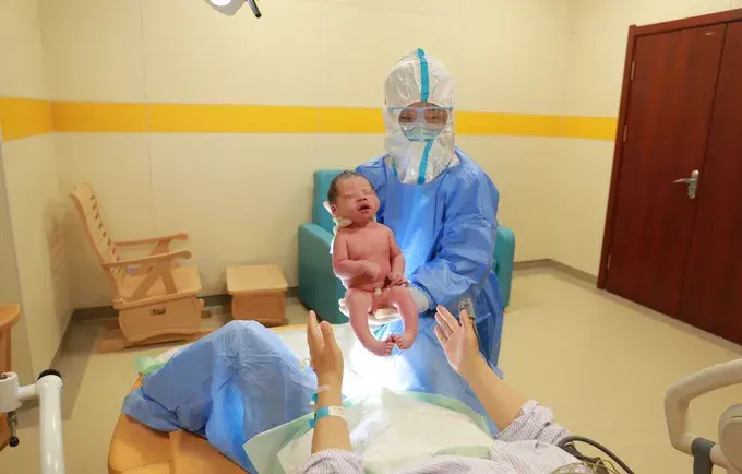 Celebrating the heroic midwives in China’s fight against COVID-19